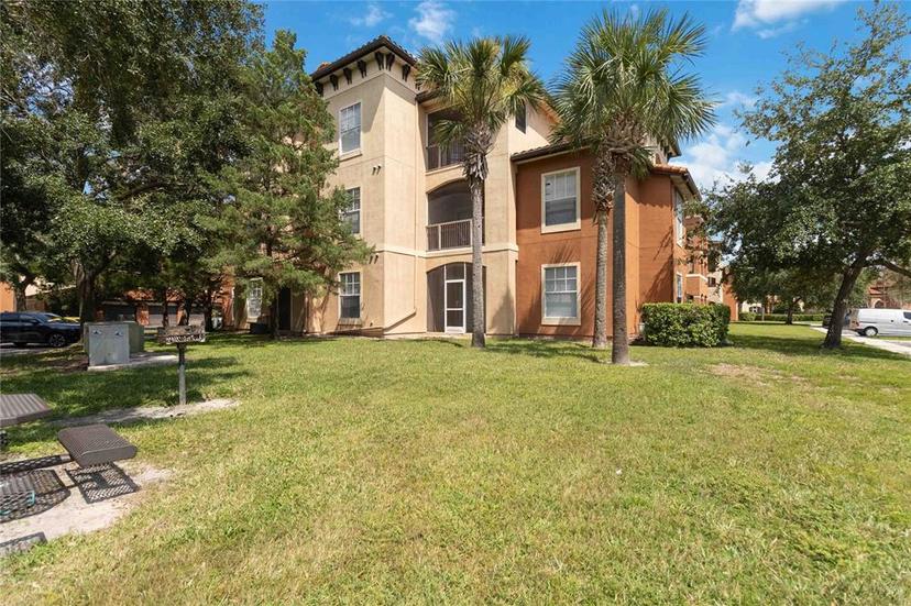 Picture of 5512 Metrowest Boulevard Unit 203, Orlando FL 32811