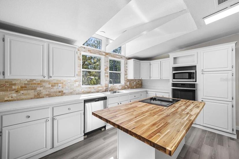 Picture of 1758 Satinwood Street, Bunnell FL 32110
