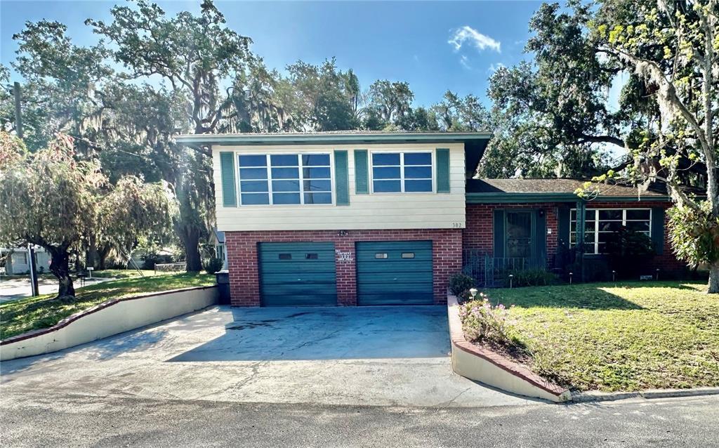 Picture of 302 Luna Road, Auburndale, FL 33823