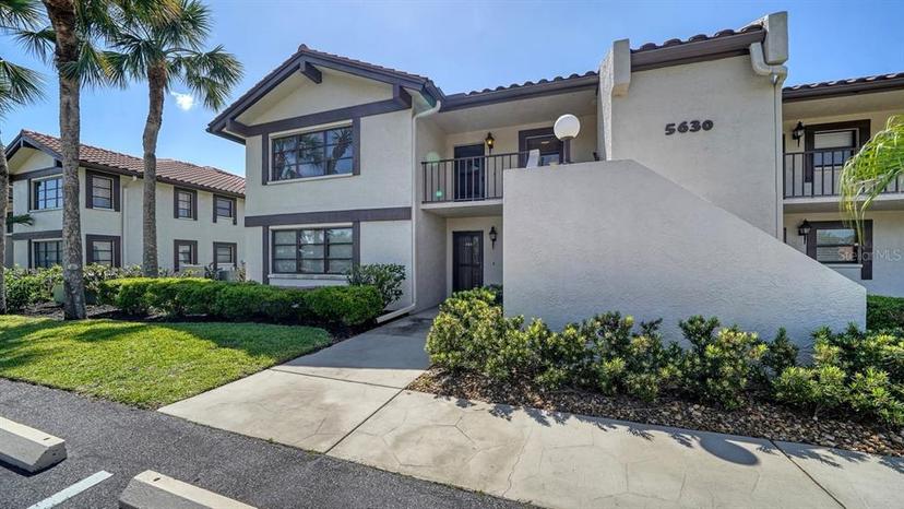 Picture of 5630 Golf Pointe Drive Unit 205, Sarasota FL 34243