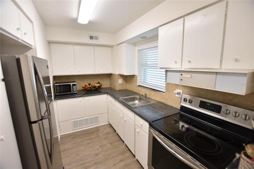 Picture of 3900 Roxane Boulevard Unit 10A, Sarasota FL 34235
