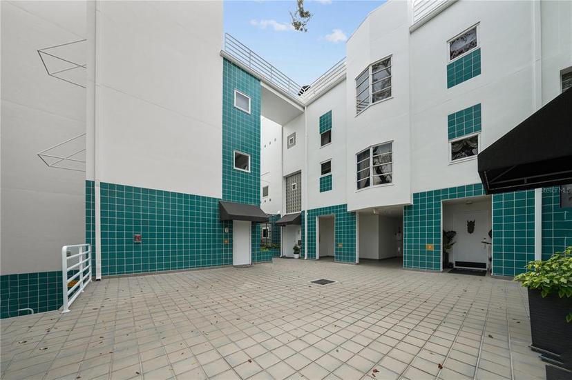 Picture of 4950 Bayshore Boulevard Unit 14, Tampa FL 33611