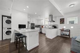 Picture of 4950 Bayshore Boulevard Unit 14, Tampa, FL 33611