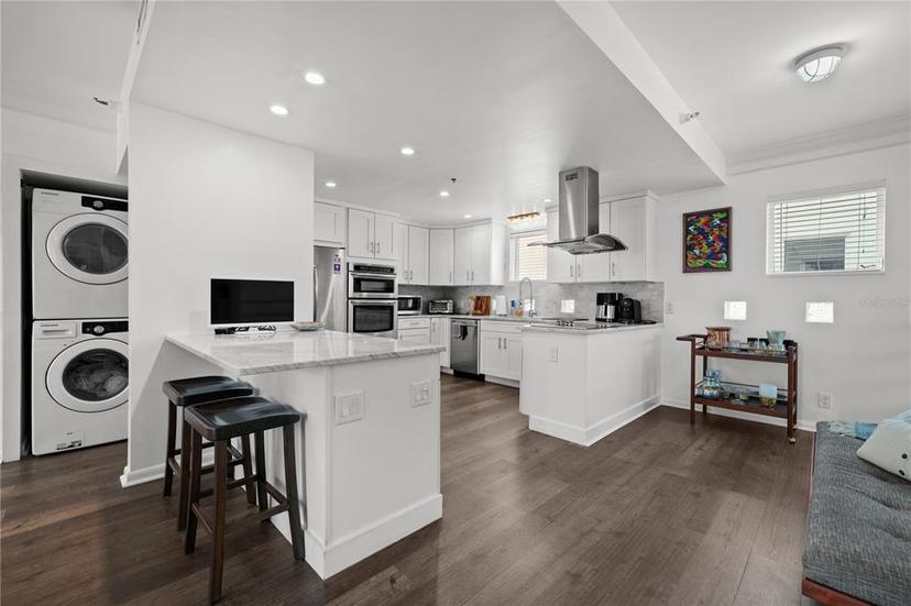 Picture of 4950 Bayshore Boulevard Unit 14, Tampa FL 33611