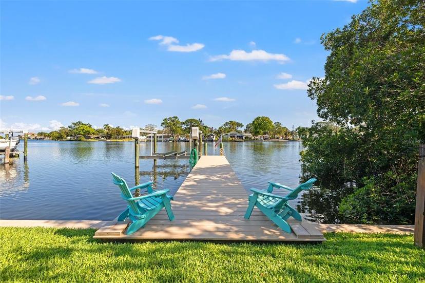 Picture of 292 Sunlit Cove Drive Ne, St Petersburg FL 33702