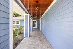 Picture of 292 Sunlit Cove Drive Ne, St Petersburg, FL 33702