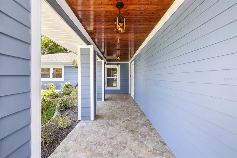 Picture of 292 Sunlit Cove Drive Ne, St Petersburg FL 33702