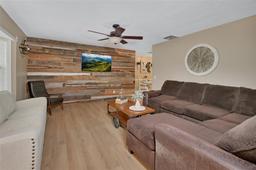 Picture of 525 E Wisconsin Avenue, Orange City, FL 32763