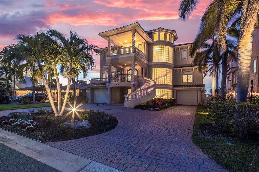 Picture of 700 126Th Avenue, Treasure Island, FL 33706