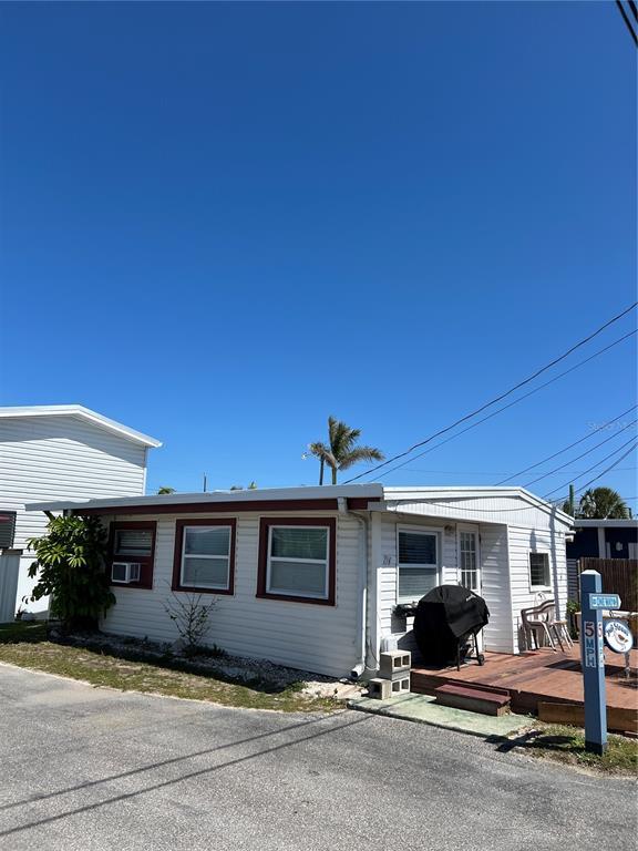Picture of 2601 Gulf Drive N Unit 214, Bradenton Beach FL 34217