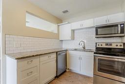 Picture of 2500 Erie Street S, St Petersburg, FL 33712