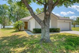 Picture of 7316 Hunters Greene Circle, Lakeland, FL 33810
