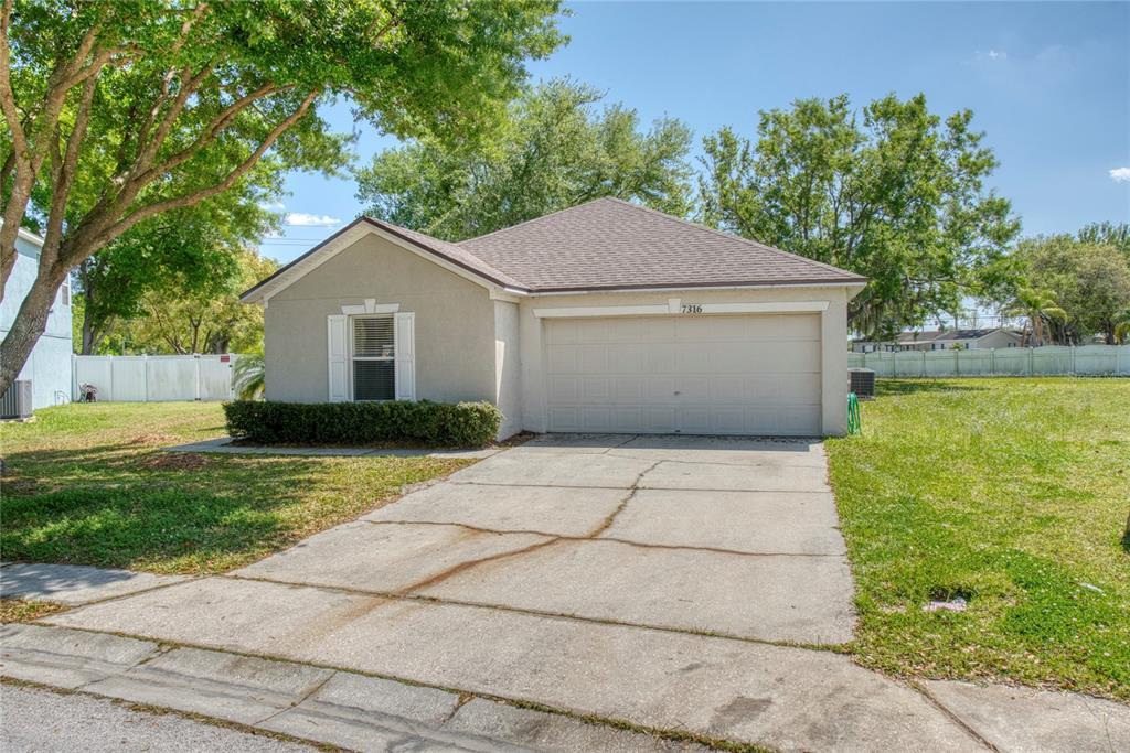 Picture of 7316 Hunters Greene Circle, Lakeland, FL 33810
