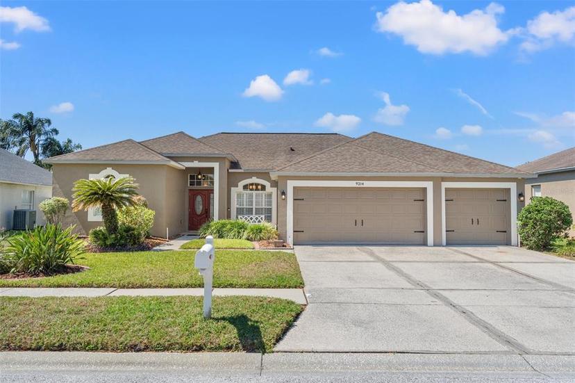 Picture of 9214 Hidden Water Circle, Riverview FL 33578