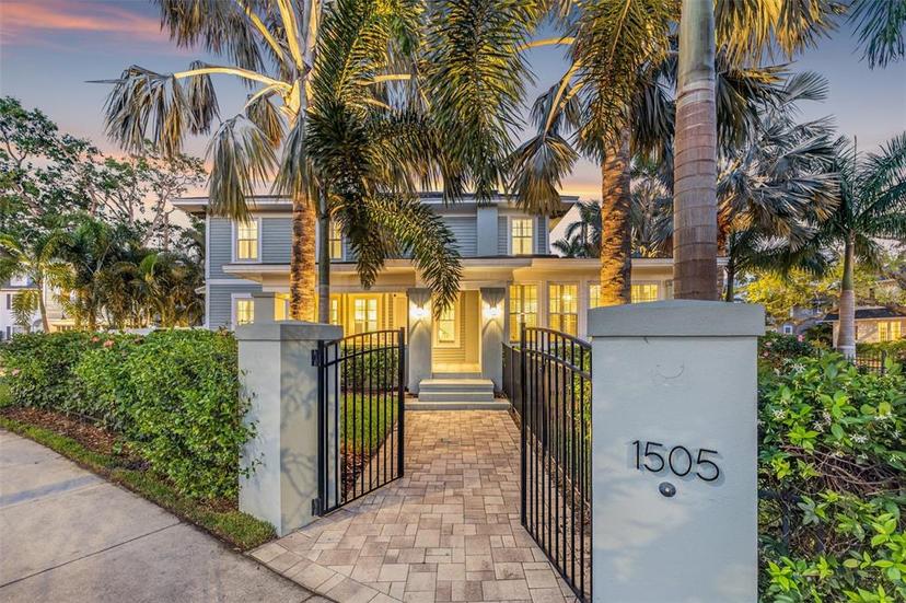Picture of 1505 Beach Drive Ne, St Petersburg FL 33704