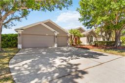 Picture of 330 Osprey Lakes Circle, Chuluota, FL 32766