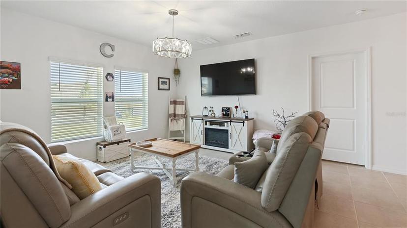 Picture of 1020 Calico Pointe Circle, Groveland FL 34736