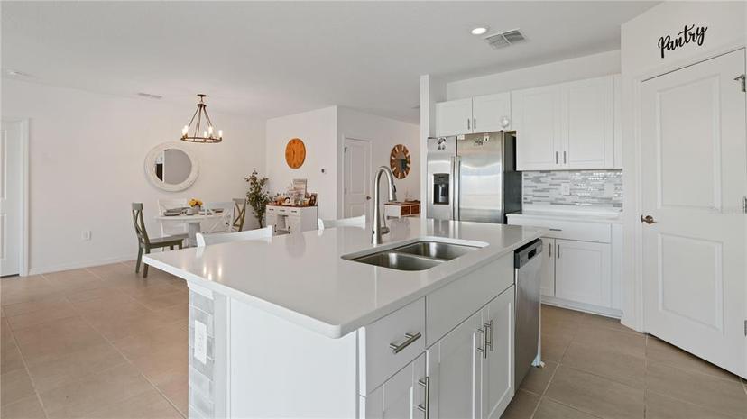 Picture of 1020 Calico Pointe Circle, Groveland FL 34736