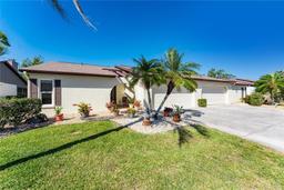 Picture of 544 Foxwood Boulevard, Englewood, FL 34223