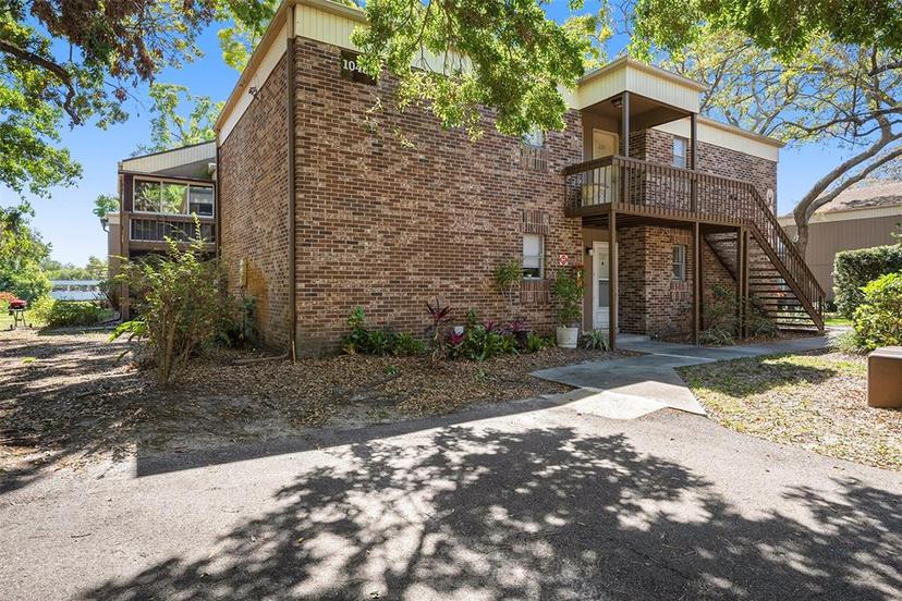 Picture of 10453 Carrollbrook Circle Unit 122, Tampa FL 33618