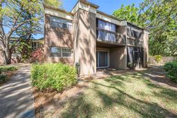 Picture of 10453 Carrollbrook Circle Unit 122, Tampa, FL 33618