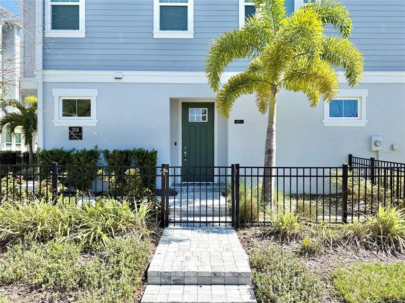 Picture of 208 S Tampania Avenue Unit 4, Tampa FL 33609