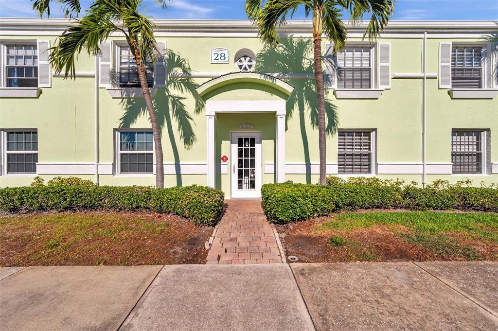Picture of 5101 Coquina Key Drive Se Unit A, St Petersburg, FL 33705