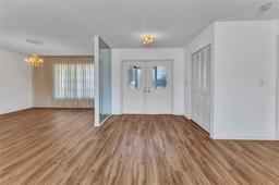Picture of 977 N Doral Lane, Venice, FL 34293