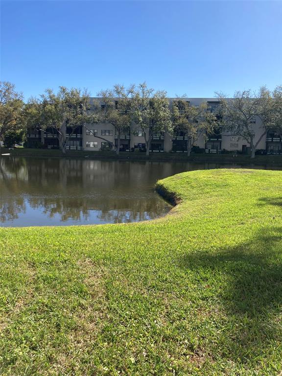 Picture of 6070 80Th Street N Unit 109, St Petersburg, FL 33709