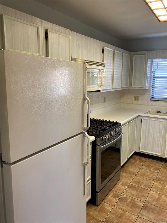 Picture of 6070 80Th Street N Unit 109, St Petersburg FL 33709
