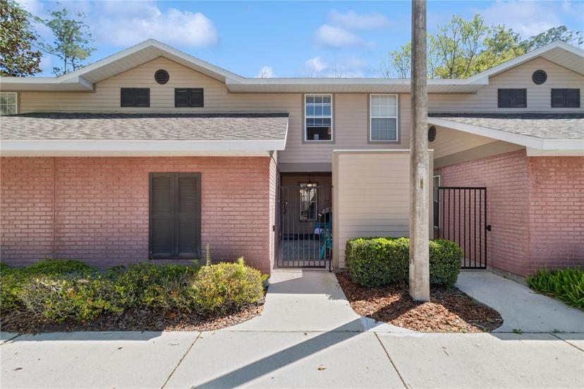 Picture of 1217 NW 55 Street Unit 17, Gainesville FL 32605
