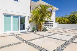 Picture of 3418 Overlook Drive Ne, St Petersburg, FL 33703
