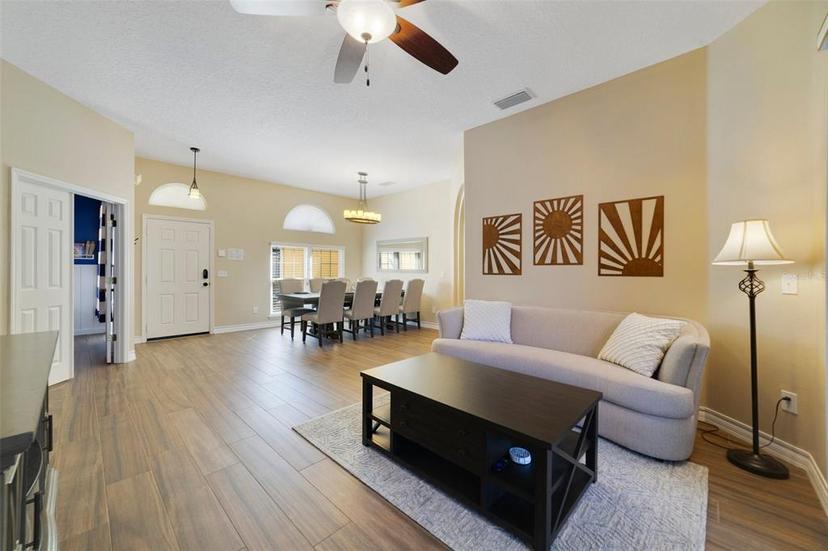 Picture of 419 Coventry Road, Davenport FL 33897