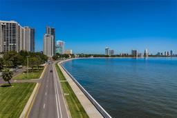 Picture of 3325 Bayshore Boulevard Unit D11, Tampa, FL 33629