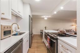 Picture of 3325 Bayshore Boulevard Unit D11, Tampa, FL 33629