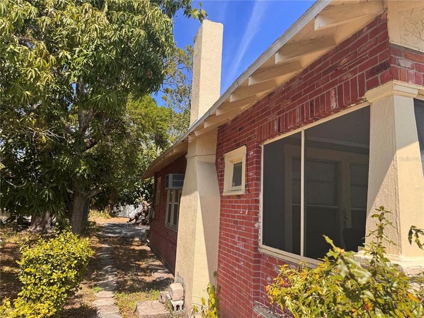 Picture of 1067 15Th Avenue S, St Petersburg FL 33705