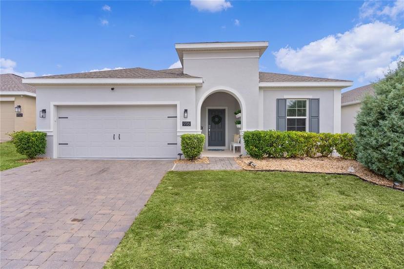 Picture of 916 Carmillion Court, Groveland FL 34736