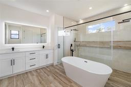 Picture of 1025 SW 18Th Terrace, Cape Coral, FL 33991