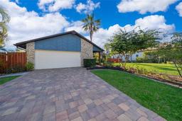Picture of 6051 Twin Lakes Drive, Oviedo, FL 32765