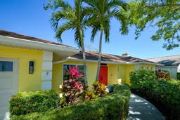 Picture of 4662 Long Lake Drive, Sarasota, FL 34233