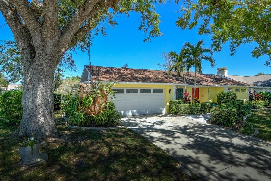 Picture of 4662 Long Lake Drive, Sarasota, FL 34233