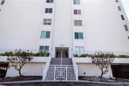 Picture of 1080 Peppertree Lane W Unit 602, Sarasota, FL 34242