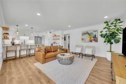 Picture of 1000 S Orlando Avenue Unit 4, Maitland, FL 32751