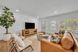 Picture of 1000 S Orlando Avenue Unit 4, Maitland, FL 32751