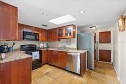 Picture of 3289 Fairhaven Lane Unit 112, Sarasota, FL 34239