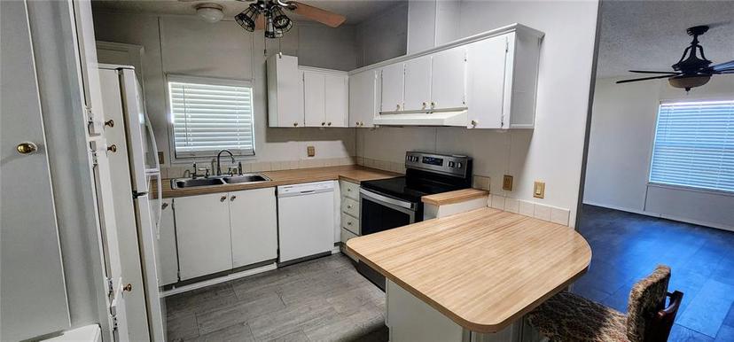 Picture of 404 S Timber Trail, Wildwood FL 34785