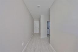Picture of 2807 W Granfield Avenue, Plant City, FL 33563