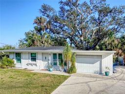 Picture of 240 Pocono Trail E, Nokomis, FL 34275