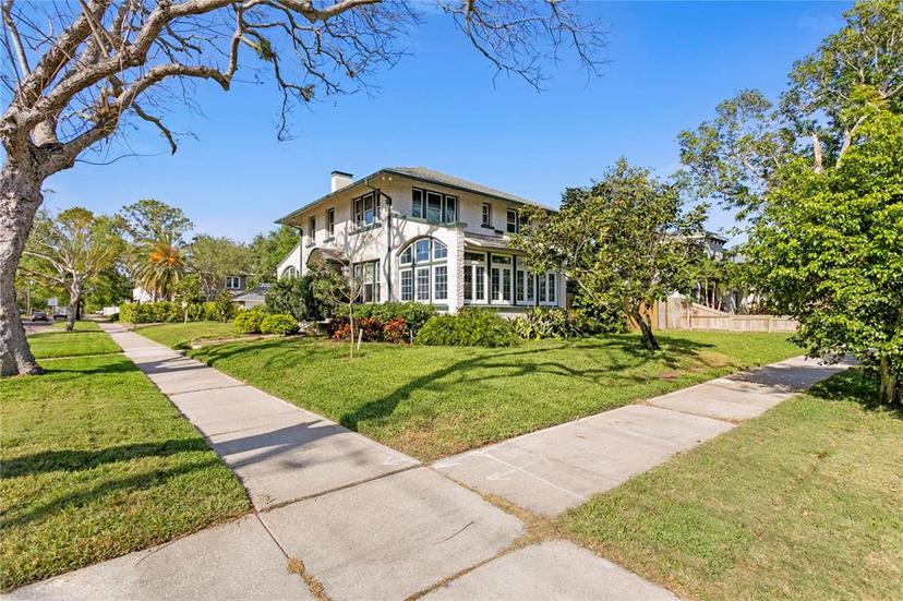Picture of 201 72Nd Street N, St Petersburg FL 33710