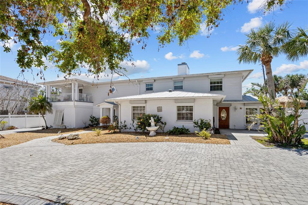 Picture of 6112 Gnarled Oak Drive, Englewood, FL 34223